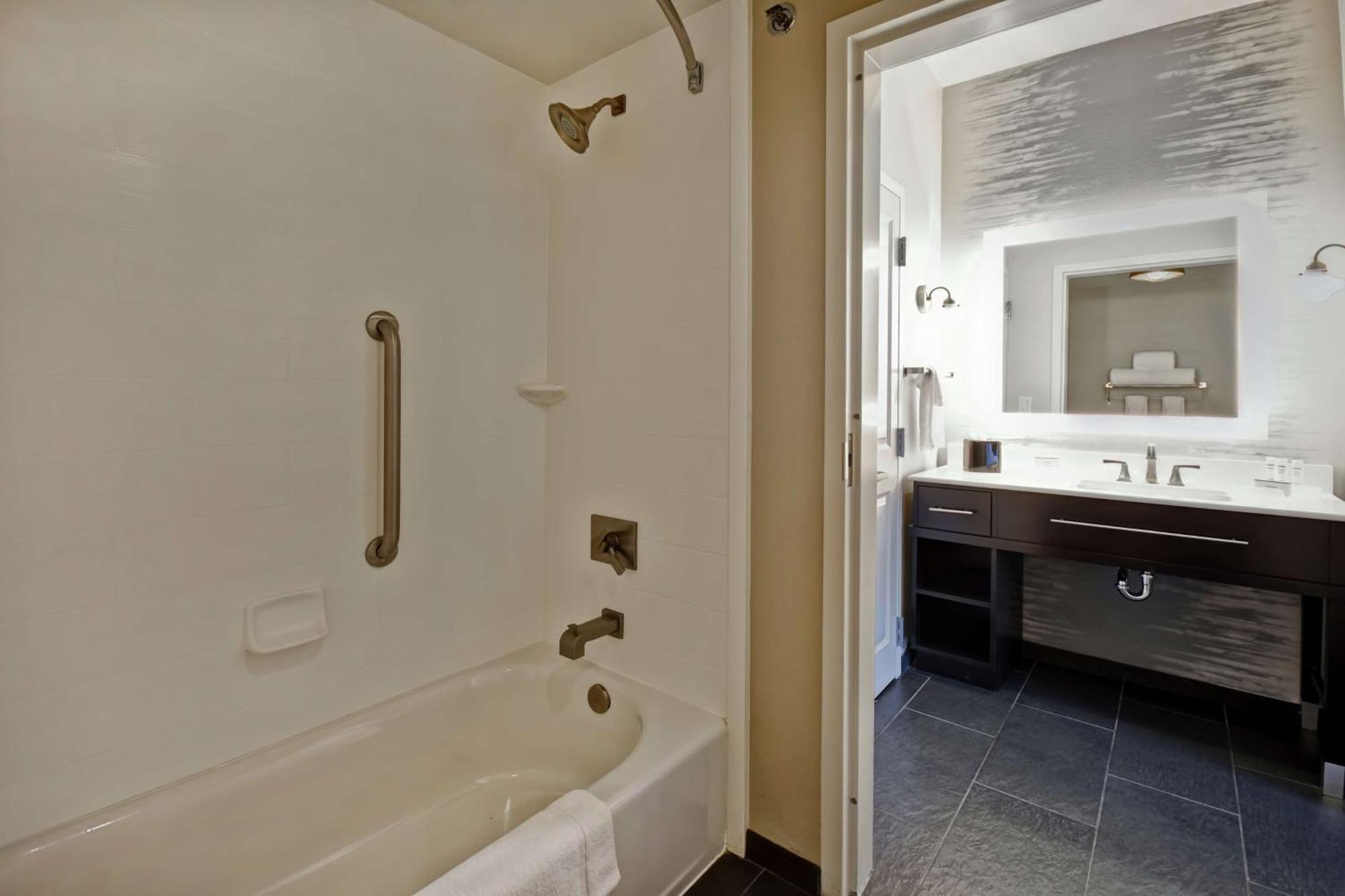 Homewood Suites By Hilton Dallas Arlington South Екстериор снимка