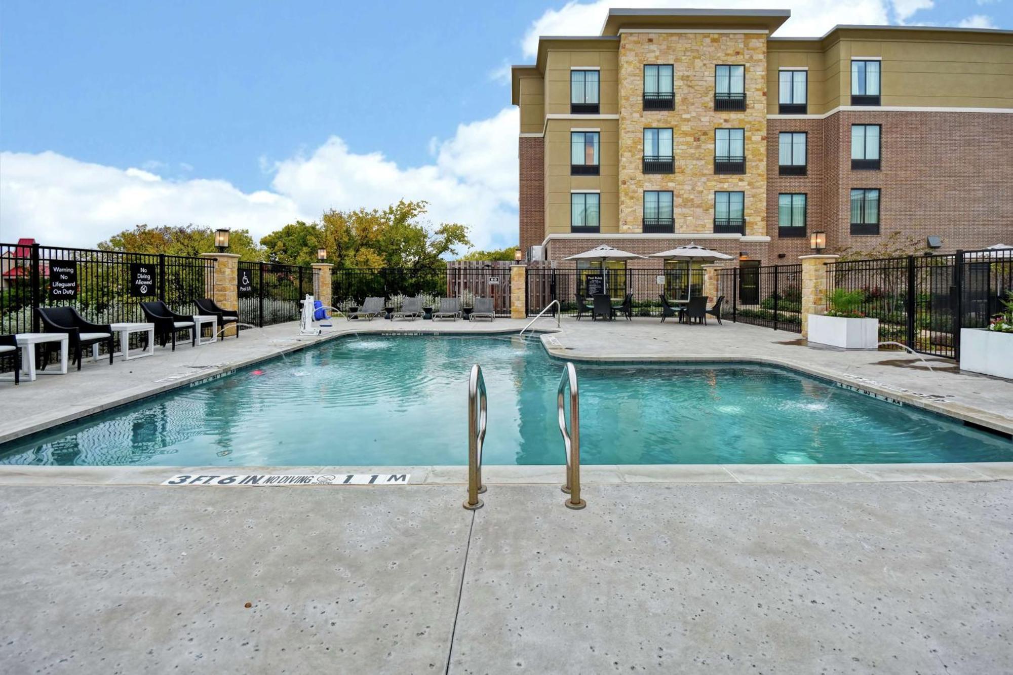 Homewood Suites By Hilton Dallas Arlington South Екстериор снимка
